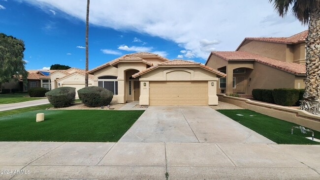 Building Photo - 2050 W Boulder Ct