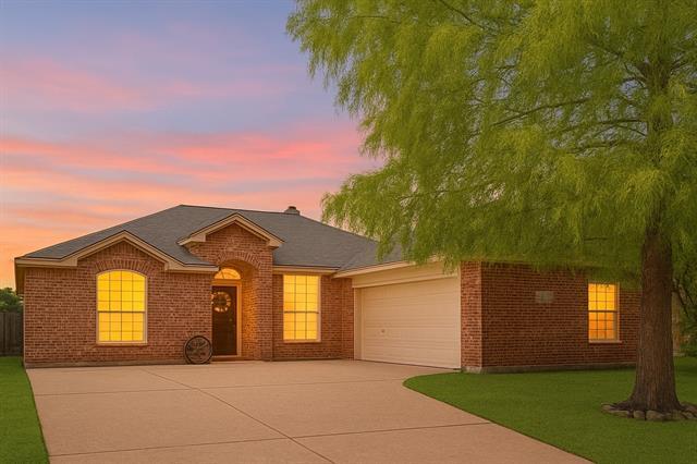 Building Photo - 205 N Bending Oak Ln