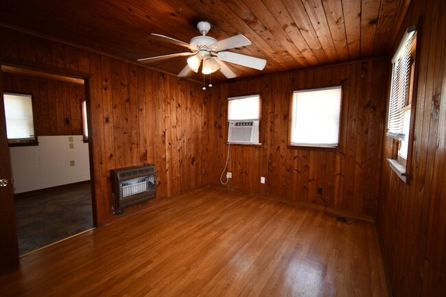 Photo - 720 Live Oak St