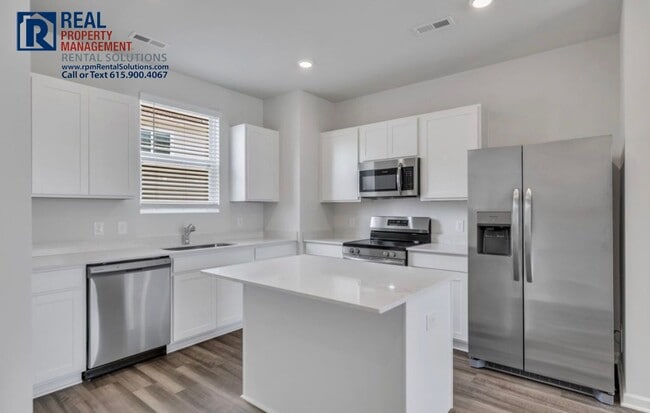 1005 Taylor Cir