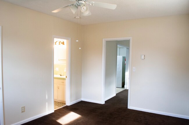 811 Springwood Ave Unit 4