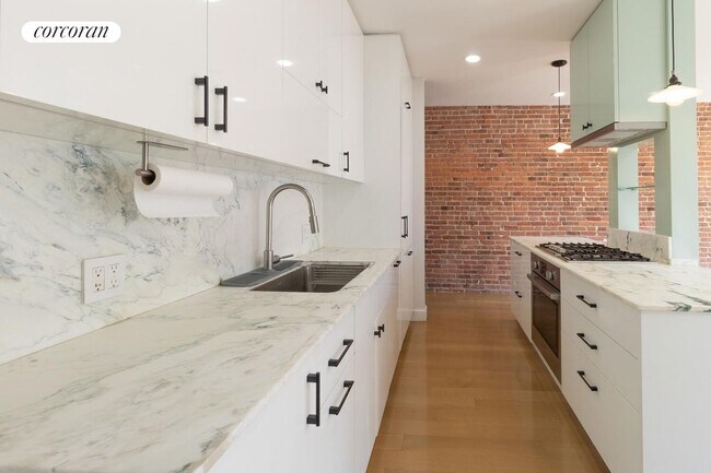 Photo - 101 W 81st St