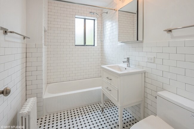 Photo - 808 W Lakeside Pl