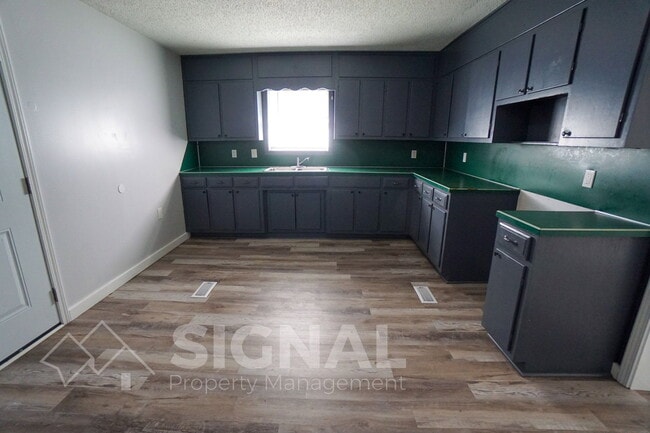 Photo - 905 26th Ave N
