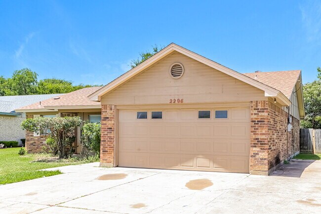 Photo - 2206 Brim Ct