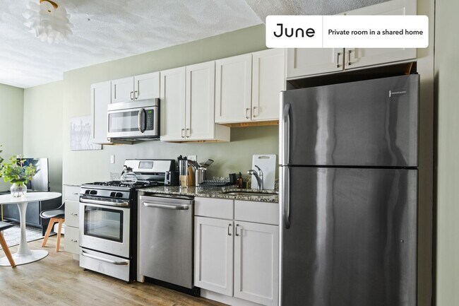 Room in Shared 3 bed/1 bath home in North End