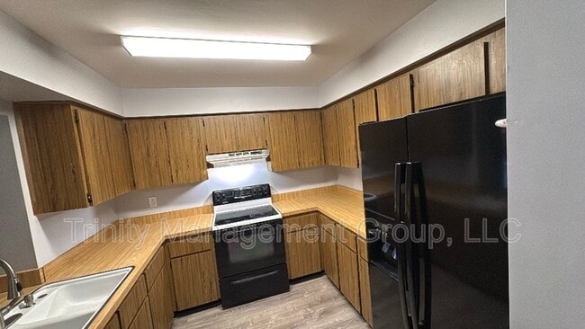 Photo - 12275 Linden Dr