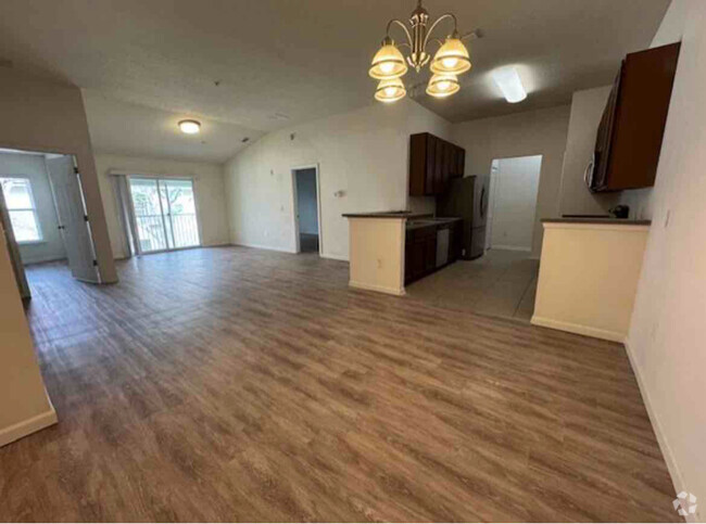 Building Photo - 7062 Snowy Canyon Dr Rental