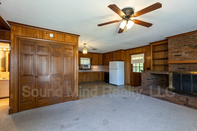 Photo - 207 S Alston St