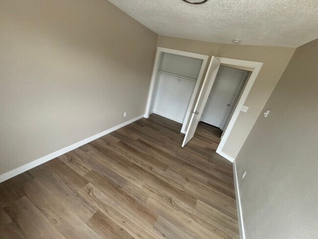 Photo - Fairview Apartments Unit D01