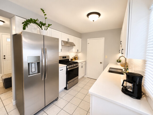 Photo - 2474 Brunswick Cir