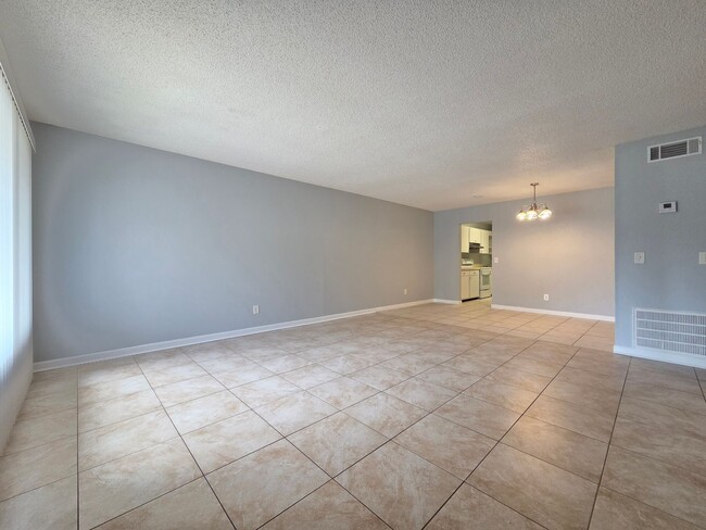 Photo - 605 Northlake Blvd Unit Apt 35