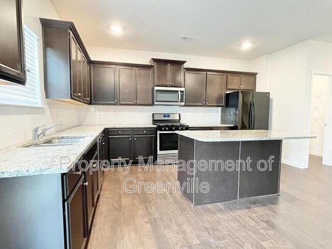 Photo - 301 Millridge Rd