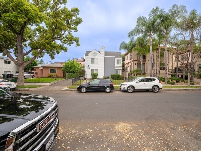 Photo - 1103 W Angeleno Ave
