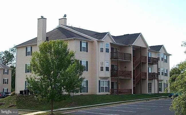 Building Photo - 129 Brookland Terrace Unit 8 Rental