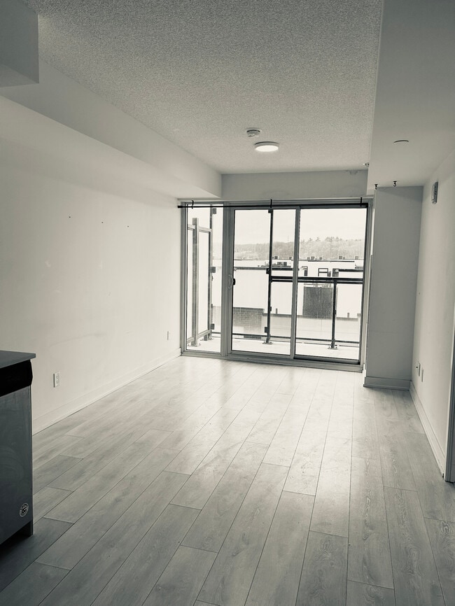 Photo - 1 + DEN BED - 1 BATH - BURLINGTON - CONDO Unit B528