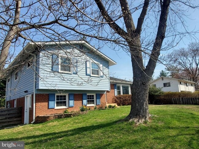 Building Photo - 702 W Edmonston Dr
