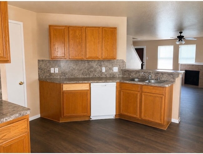 Photo - 1410 Seafield Dr