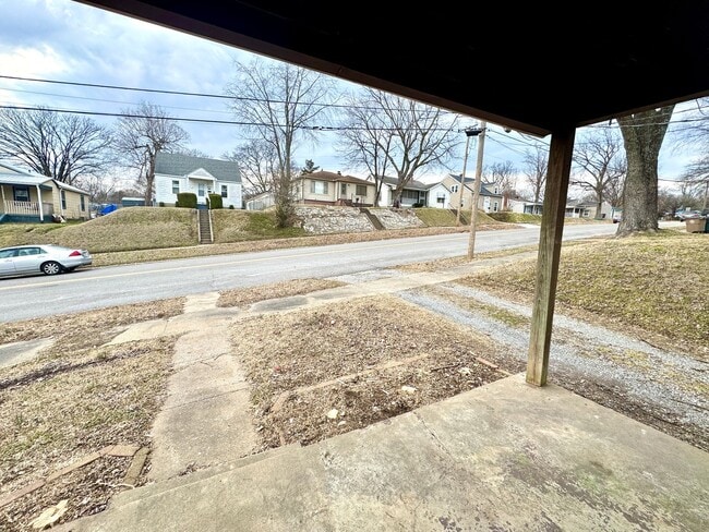 Photo - 2 Bed / 1 Bath House Off North Main Street