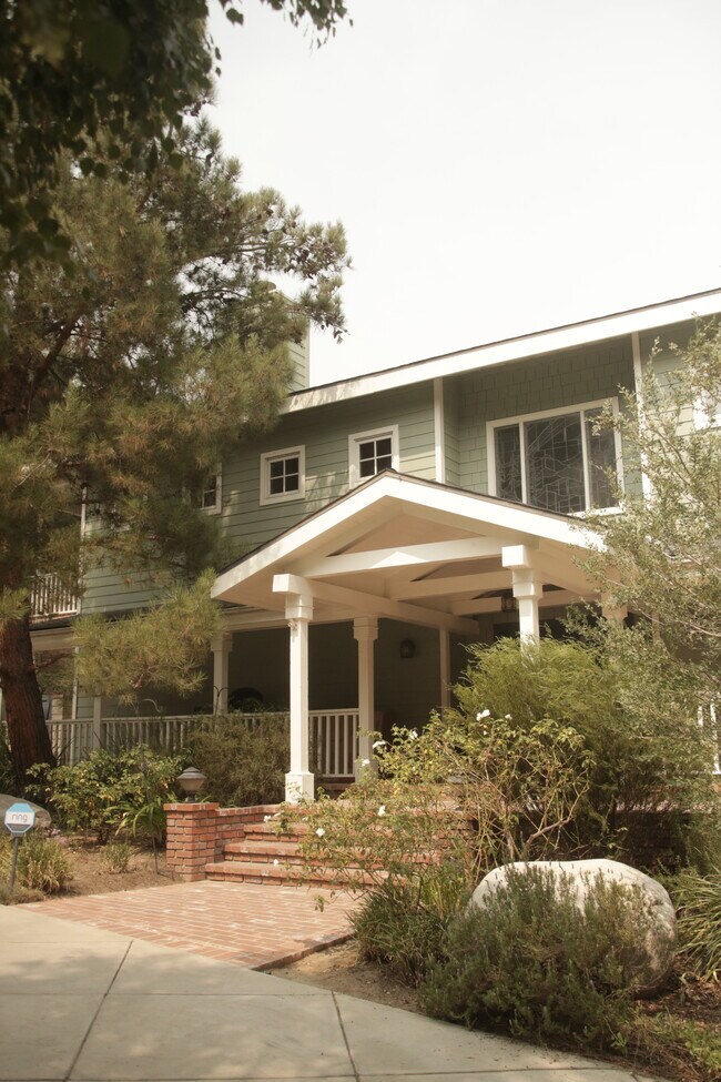 9423 Wheatland Ave