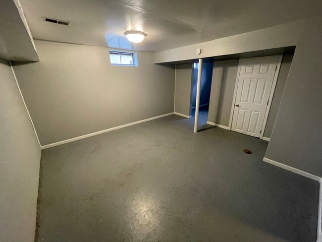 Photo - 2 Bedroom With a Finished Basement and Detached Garage