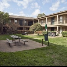 Picnic Area - Casa Blanca Apartments