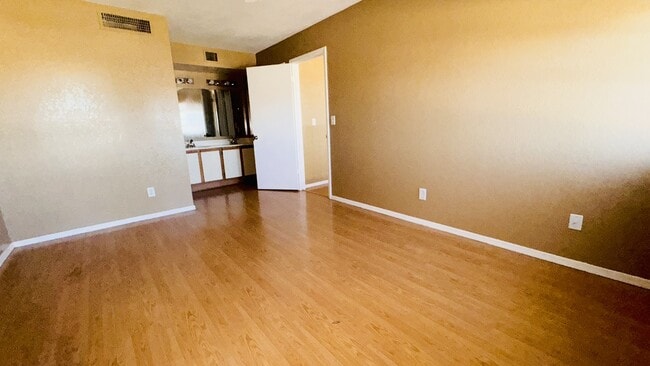 Photo - 8625 E Belleview Pl