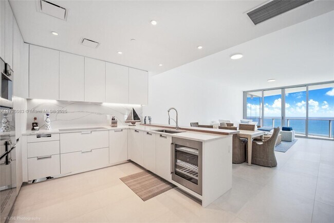 Photo - 15701 Collins Ave Unit 4503