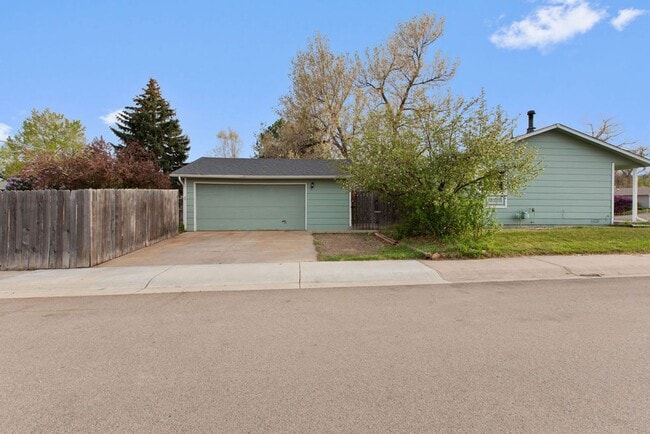 Photo - Students Welcome! Corner-Lot 3 bed/2 bath Ranch in West Fort Collins