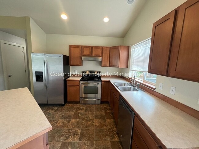 Photo - 3 bed house w/ family room in The Landings!