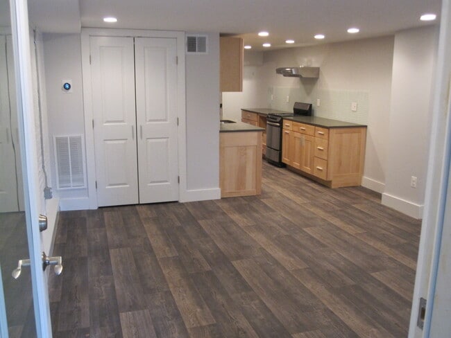 Photo - 1658 Monroe St NW Unit 1658 Apt B