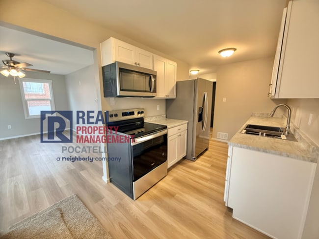 Photo - 3 Bedroom 1 Bath Apartment - newly remodeled