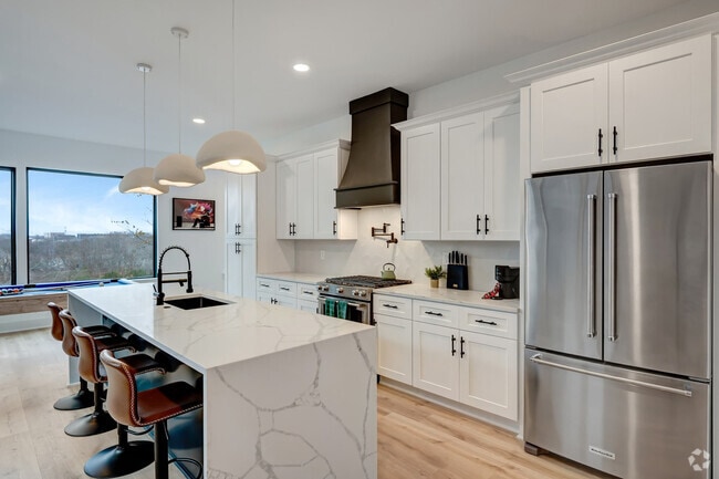 Building Photo - 554 Rosedale Ave Rental