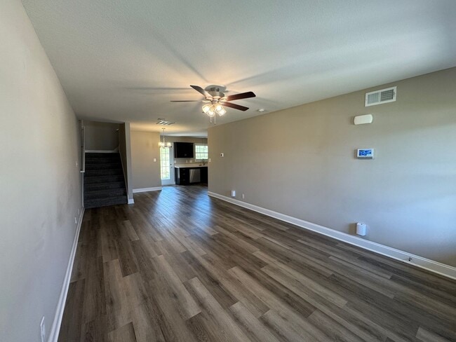 Photo - Gorgeous, Like New Home For Rent in Sango!