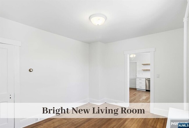 Photo - 10 Zazzetti St