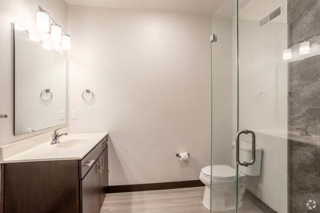 Efficiency - 582SF - Bathroom
