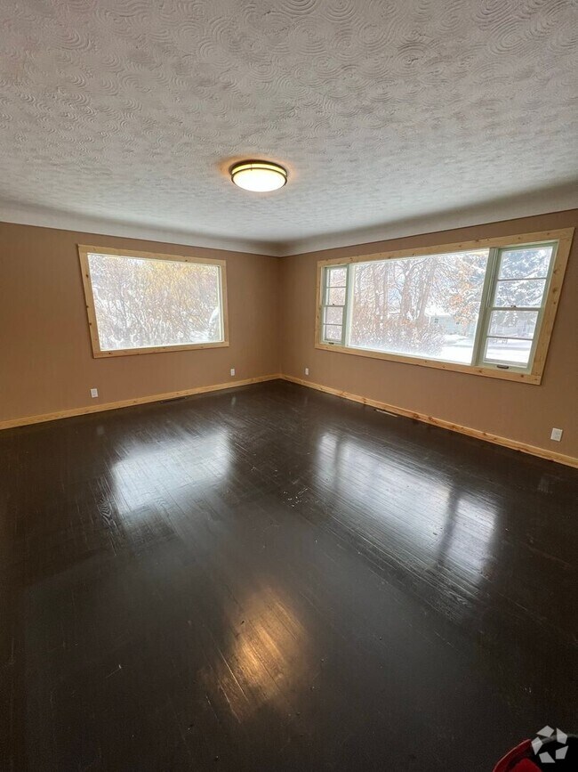 Building Photo - 624 N 3rd St Rental