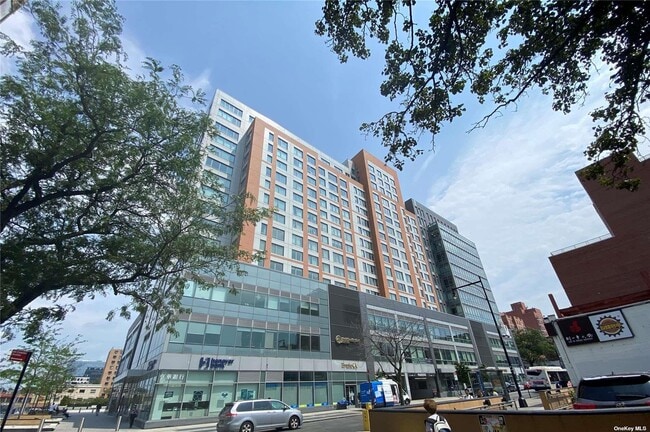 Building Photo - 13835 39th Ave Unit 4K
