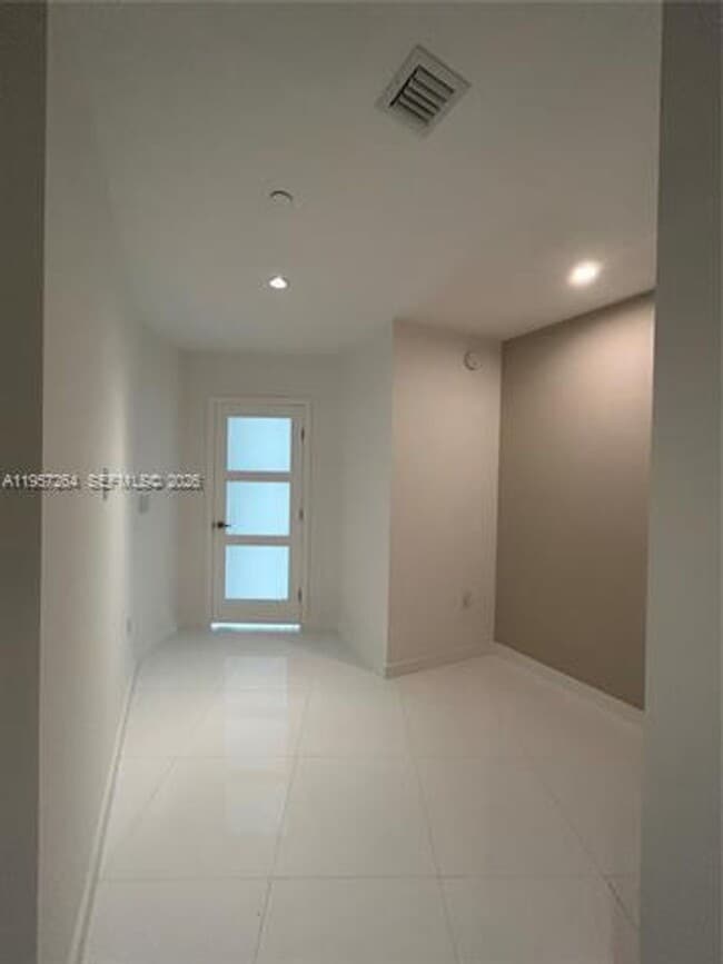 Photo - 851 NE 1st Ave Unit 851 NE 1st Ave  4302