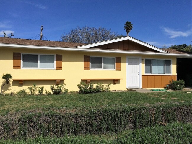 3 Bedroom House in Laguna Lake Area with F... - 3 Bedroom House in Laguna Lake Area with F...