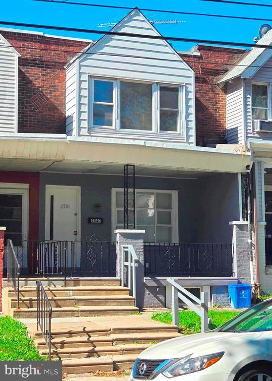 Building Photo - 2540 S 61st St Rental