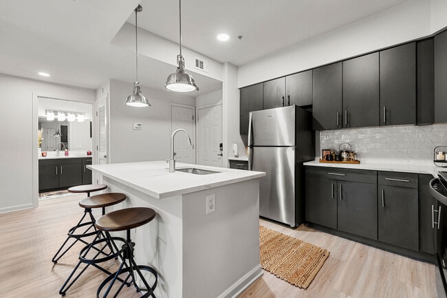 2BD, 2BA - 1046SF - Kitchen - The Lookout O4W