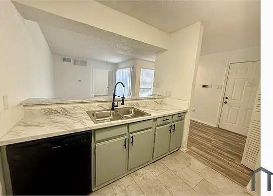 Photo - 9813 Walnut St Unit 302