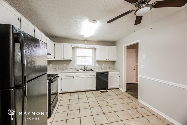 Photo - 401 Latrobe Dr