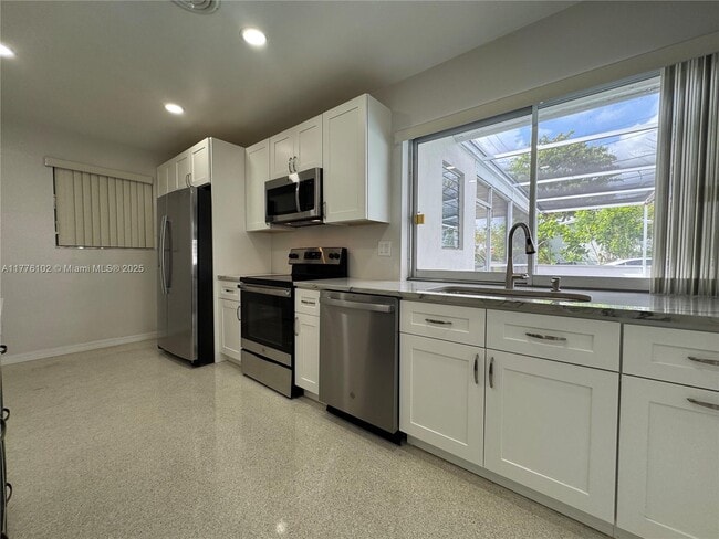 Photo - 1327 Garfield St