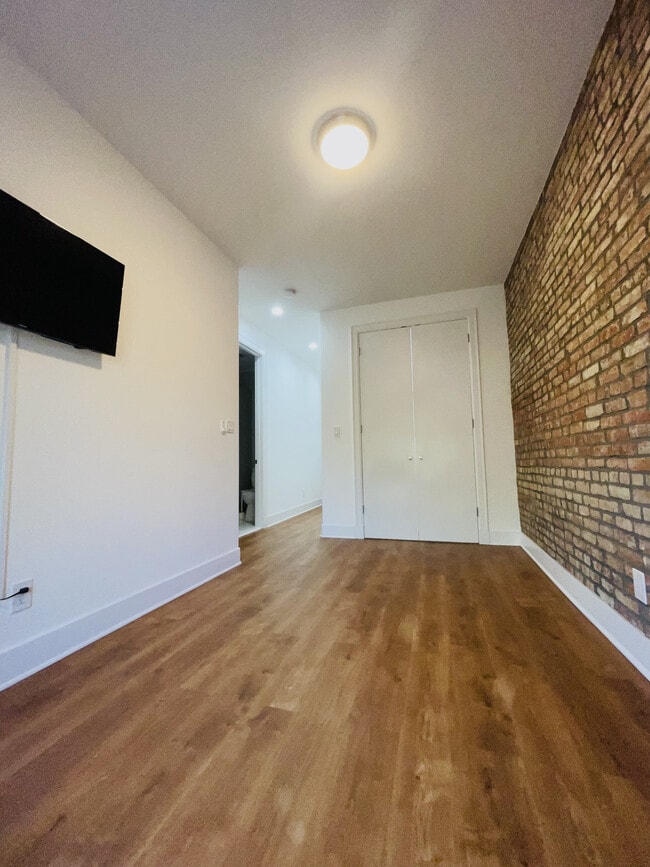 Photo - 2419 Lorillard Pl