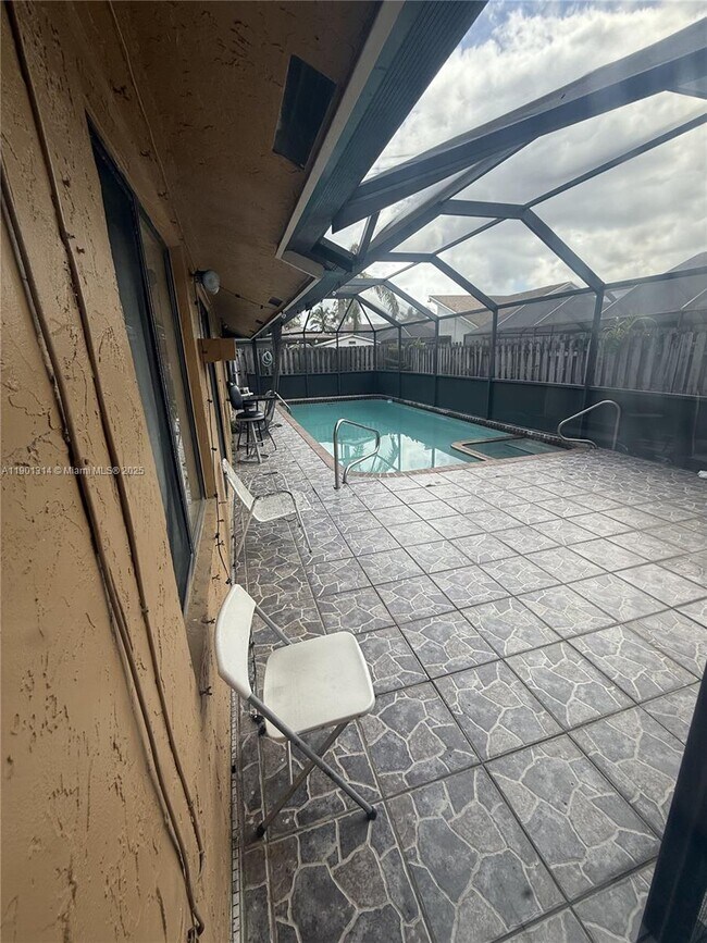 Photo - 7358 NW 49th St