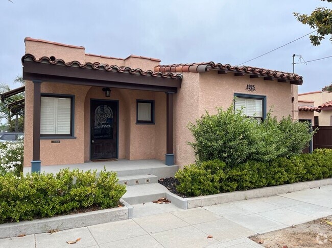 Building Photo - 4925 E 3rd St Rental