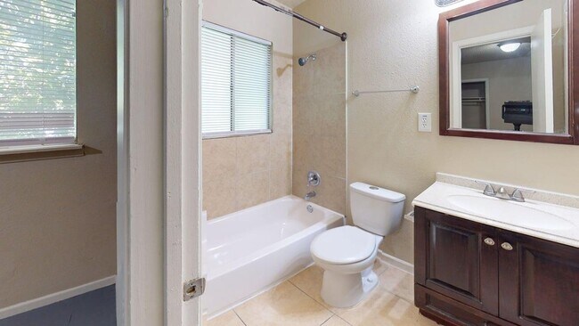 Photo - 915 S 15th St Unit 923 S. 15th Street