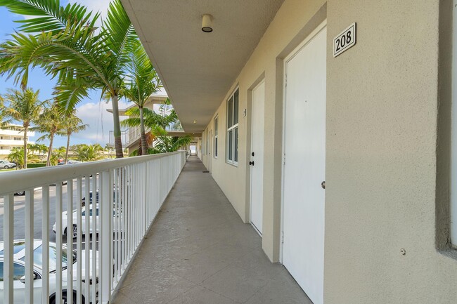 Building Photo - 2565 S Ocean Blvd Unit 208